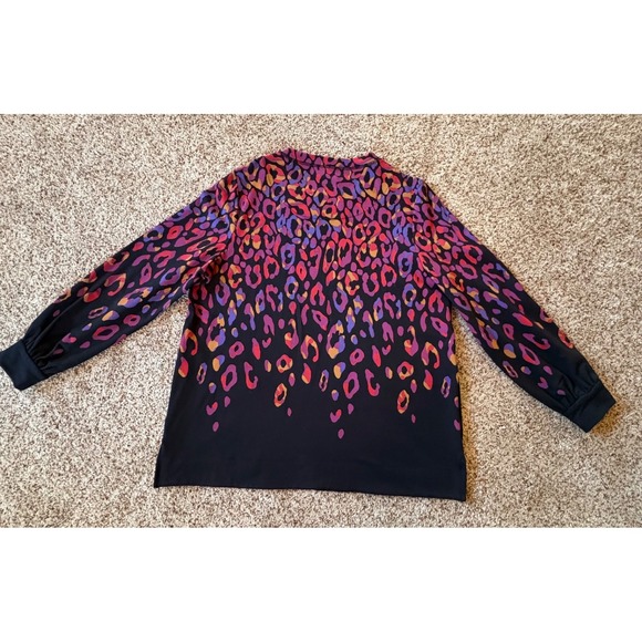 Chico's Zenergy Top Size 2 (Large) Multicolor Leopard Print Long Sleeve Knit EUC - Picture 7 of 10